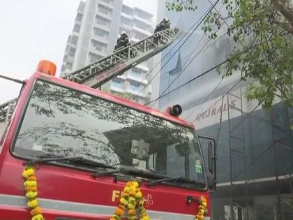 Fire at Gujral House in Kalina; Not alive | कालिनातील गुजराल हाऊसला आग; जीवितहानी झालेली नाही