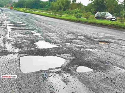 Potholes on Mumbai-Goa highway remains as reparing work is not done by contractors | मुंबई-गोवा महामार्गावरील खड्डे कायम; डागडुजीकडे कानाडोळा, दुरुस्तीकडे दुर्लक्ष Potholes on Mumbai-Goa highway remains as reparing work is not done by contractors | मुंबई-गोवा महामार्गावरील खड्डे कायम; डागडुजीकडे कानाडोळा, दुरुस्तीकडे दुर्लक्ष