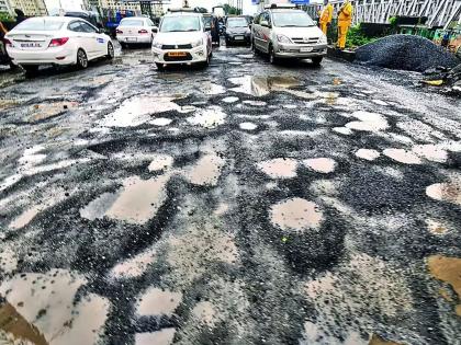 खड्यांमुळे मृत्यू, तर कुटुंबाला ६ लाख भरपाई; रस्त्यांवरील खड्यांना अधिकारी, कंत्राटदार जबाबदार : उच्च न्यायालय - Marathi News | Death due to potholes, family to get Rs 6 lakh compensation; Officials, contractors responsible for potholes on roads says High Court | Latest maharashtra News at Lokmat.com खड्यांमुळे मृत्यू, तर कुटुंबाला ६ लाख भरपाई; रस्त्यांवरील खड्यांना अधिकारी, कंत्राटदार जबाबदार : उच्च न्यायालय - Marathi News | Death due to potholes, family to get Rs 6 lakh compensation; Officials, contractors responsible for potholes on roads says High Court | Latest maharashtra News at Lokmat.com