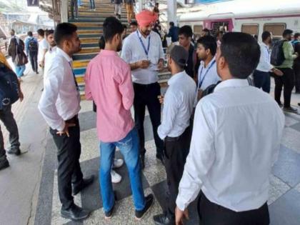 Passengers traveling for free may have to pay higher fines in future | विनातिकीट प्रवास करताय; लवकरच वाढणार दंड, दंडवाढीचा प्रस्ताव रेल्वे बोर्डाकडे