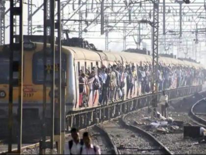 The government has not approached the railways for regular locals | नियमित लोकलसाठी सरकारने रेल्वेकडे संपर्क केलेला नाही