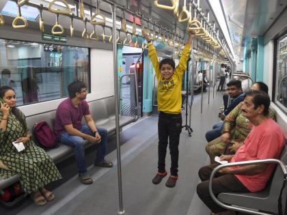 15 thousand mumbaikars travel by underground metro on the very first day | भुयारी मेट्रोतून १५ हजार मुंबईकरांचा प्रवास; पहिल्याच दिवशी झाली झोकात सुरुवात