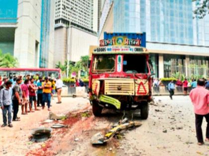 Container crashes into bus stop after losing control | ताबा सुटल्याने कंटेनर बसथांब्याला धडकला