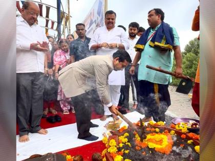 Borivali to Gorai water travel now in just 15 minutes, foundation stone of Ro-Ro jetty laid by Minister Nitesh Rane | बोरिवली ते गोराई जल प्रवास आता फक्त १५ मिनिटांत मंत्री नितेश राणे यांच्या हस्ते रो-रो जेट्टीचे झाले भूमिपूजन