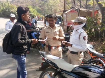 Jalgaon traffic police action, 46 people fined 45 thousand in three days | जळगावकरांचा नादच खुळा.... तीन दिवसात ४६ जणांना ४५ हजाराचा दंड