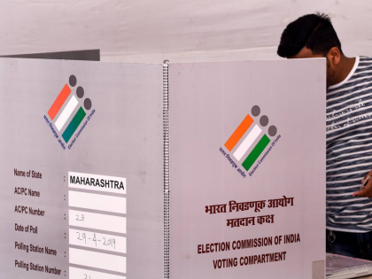 There are 76 critical polling stations in Mumbai, including 13 in the city and 63 in the suburbs | मुंबईत ७६ मतदान केंद्रे ‘क्रिटिकल’; १३ केंद्र शहरातील, तर ६३ उपनगरातील!