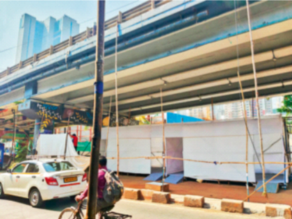 For the convenience of 1,339 voters in Worli; There are two polling stations under the flyover | वरळीतील १,३३९ मतदारांच्या सोयीसाठी; चक्क उड्डाणपुलाखाली दोन मतदान केंद्रे