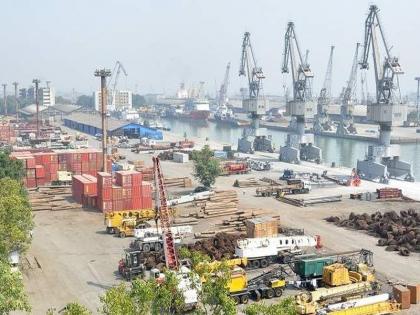 Mumbai port projects to get speed and power | मुंबई बंदरातील प्रकल्पांना मिळणार ‘गती आणि शक्ती’; व्यापार आणि पर्यटनवृद्धीचे उद्दिष्ट