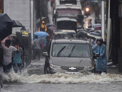 RAIN ALERT Maharashtra weather update Heavy rains lash Mumbai orange alert issued in thane Nashik palghar | RAIN ALERT: मुंबईसाठी पुढील ३६ तास 'वादळी'; कमी दाबाच्या पट्ट्यामुळे मुसळधार पावसाची शक्यता