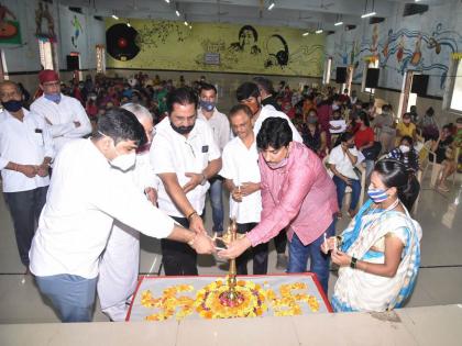 on rakshabandhan jan prahar foundation gave free cancer vaccine to one thousand sisters | रक्षाबंधननिमित्ताने जन प्रहार फाऊंडेशन एक हजार बहिणींना दिली मोफत कर्करोग प्रतिबंधात्मक लस 