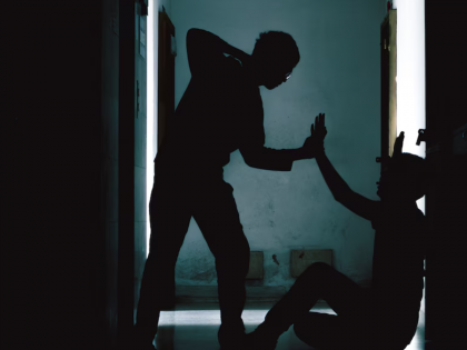 Mumbai: वसईनंतर आता सांताक्रूझच्या कॉन्व्हेंट स्कूलमध्ये तोच प्रकार, विद्यार्थ्यावर रुग्णालयात उपचार सुरू - Marathi News | Mumbai School Shocker: Headmaster Booked for Brutally Beating Class 10 Student | Latest News at Lokmat.com