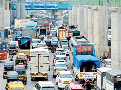 when the Escape from the traffic maze Citizens in dilemma for half an hour The problem is worse in Kurla, Kalina, Chandivali  | ट्रॅफिकच्या चक्रव्यूहातून सुटका कधी? नागरिक पाऊण तास कोंडीत;  कुर्ला, कलिना, चांदिवलीत प्रश्न बिकट 