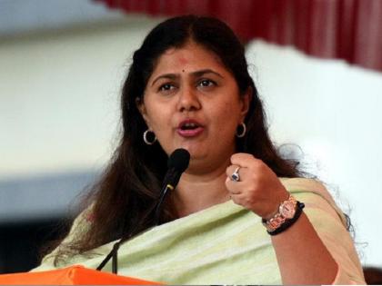 Pankaja Munde called an emergency meeting of supporters in mumbai | पंकजा मुंडेंनी बोलावली पदाधिकाऱ्यांची तातडीची बैठक,समजुत काढणार की वेगळा निर्णय घेणार?