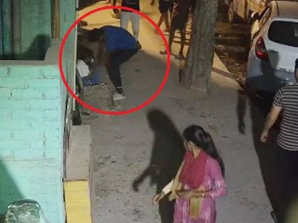 shocking murder video viral 16 year old girl stabbed to death dangerous cctv video murder in delhi viral | दिल्ली हादरली! चाकूचे ४० वार, मग दगडांनी ठेचून १६ वर्षांच्या मुलीची हत्या, कारण काय?