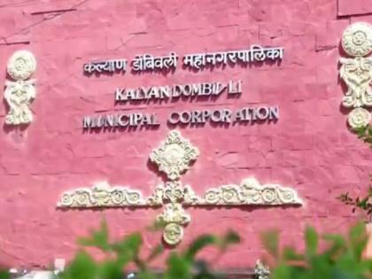 In the pre-filing of suit in respect of arrears of property; | थकीत मालमत्ता प्रकरणी दावा दाखल, केडीएमसीकडून २७ हजार ९७३ जणांना नोटिसा