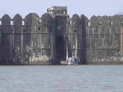 When will Janjira fort open and available for tourists see details | ‘जंजिरा’चे दरवाजे कधी उघडणार? पर्यटक प्रतीक्षेत! मेरिटाइम बोर्डचा पत्रव्यवहार