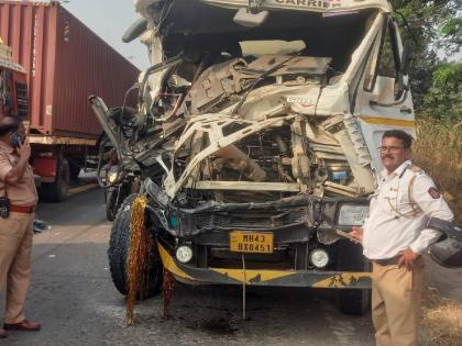 A cement mixer hit the container Incident at Nerul on Sion Panvel Road | कंटेनरला भरधाव सिमेंट मिक्सरची धडक; सायन पनवेल मार्गावरील नेरुळ येथील घटना 