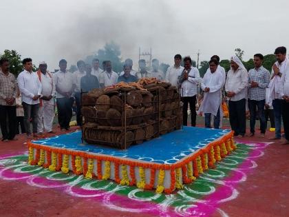 Jalgaon: Kavivarya N.D. Mahanor merges into Ananta | Jalgaon: शेती, माती आणि संस्कृतीचे पाईक कविवर्य ना.धो. महानोर अनंतात विलीन