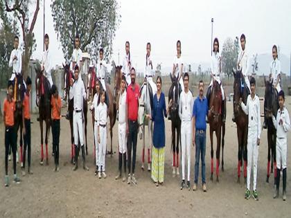 Earning 22 medals in Horse Championship | घोडेस्वार स्पर्धेत २२ पदकांची कमाई