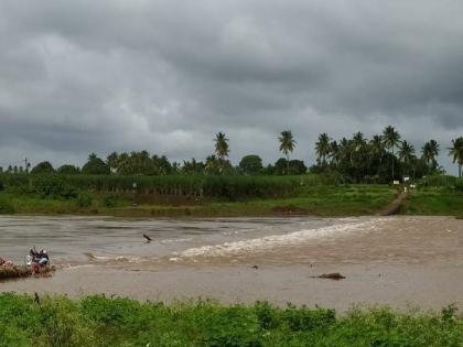 Krishna river level rise in Sangli, Nagthane Bandhara under water | सांगलीच्या कृष्णा नदीपातळीत वाढ, नागठाणे बंधारा पाण्याखाली