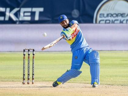 European Cricket League: History Maker Ahmad Nabi, century off 28 balls for Dreux | टी-10 क्रिकेटमध्ये विश्वविक्रम, फलंदाजाने 28 चेंडूंत ठोकलं शतक