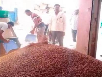 Farmers turn to NAFED procurement center; Only five farmers registered online in one and a half months | नाफेडच्या खरेदी केंद्राकडे शेतकऱ्यांची पाठ; दीड महिन्यात केवळ पाच शेतकऱ्यांनी केली ॲानलाइन नोंदणी