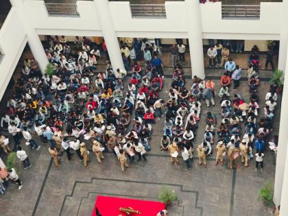 'Parade' of 317 gangsters in front of Police Commissioner in Nagpur; A 'dose' of the law was given. | नागपुरात पोलीस आयुक्तांसमोर ३१७ गुंडांची ‘परेड’; दिला कायद्याचा ‘डोस’