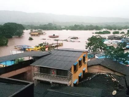 Waterlogged by floods | पुरामुळे नागोठणे जलमय; लाखो रुपयांचे नुकसान