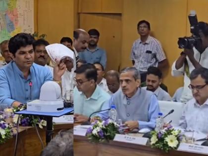 This behavior was not good... MPs expressed their displeasure and took senior railway officials to task | हे वागणं बरं नव्हं... खासदारांनी नाराजीचा सूर आळवत रेल्वेच्या वरिष्ठ अधिकाऱ्यांना धरले धारेवर This behavior was not good... MPs expressed their displeasure and took senior railway officials to task | हे वागणं बरं नव्हं... खासदारांनी नाराजीचा सूर आळवत रेल्वेच्या वरिष्ठ अधिकाऱ्यांना धरले धारेवर