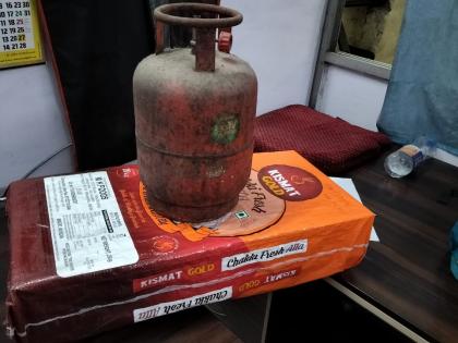 Attempt to send gas cylinder by rail parcel | रेल्वे पार्सलमधून गॅस सिलिंडर पाठवण्याचा प्रयत्न