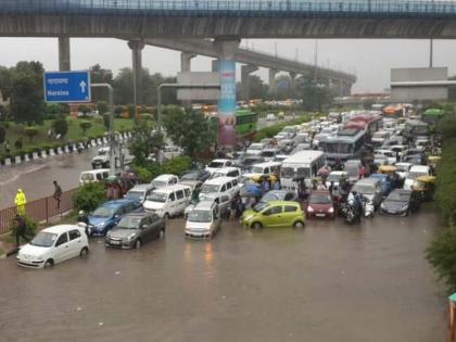 weather departments predicts heavy rainfall in nagpur in next 48 hours | नागपुरात आज, उद्या मुसळधार पावसाची शक्यता; शाळा, महाविद्यालयांना सुट्टी जाहीर