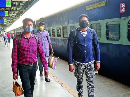 Coronavirus: Depression of the railway administration over the health of thousands of passengers | Coronavirus :हजारो प्रवाशांच्या आरोग्याबाबत रेल्वे प्रशासनाची उदासीनता