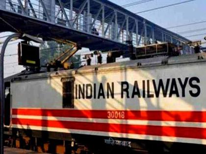 Ahmedabad Howrah Express passenger stabbed Nagpur passenger seriously injured | अहमदाबाद हावडा एक्स्प्रेसच्या प्रवाशावर चाकूहल्ला; नागपूरचा प्रवासी गंभीर, दुर्गजवळ घटना Ahmedabad Howrah Express passenger stabbed Nagpur passenger seriously injured | अहमदाबाद हावडा एक्स्प्रेसच्या प्रवाशावर चाकूहल्ला; नागपूरचा प्रवासी गंभीर, दुर्गजवळ घटना