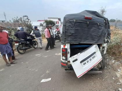 A speeding truck collided with the worker's Tata Magic; One seriously injured and 10 slightly injured | भरधाव ट्रकची कामगारांच्या टाटा मॅजिकला धडक; एक गंभीर, तर १० किरकाेळ जखमी