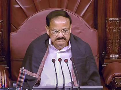 coronavirus week before lockdown Venkaiah Naidu asked mps not to wear masks kkg | CoronaVirus News: खासदारांनो, तुम्ही मास्क काढा, अन्यथा...; उपराष्ट्रपती व्यंकय्या नायडूंचा 'तो' व्हिडीओ व्हायरल