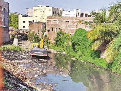 72 drains of 116 km, 100 laborers and 43 days left! will the cleaning be done before monsoon? | ११६ किमीचे ७२ नाले, १०० मजूर अन् ४३ दिवस शिल्लक! पावसाळ्यापूर्वी होणार का सफाई?