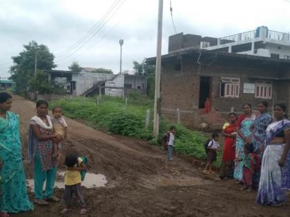 Mud on the streets of Nalanda nagar; The disadvantages of students | नालंदा नगरातील रस्त्यावर चिखल; चिमुकल्यांची गैरसोय