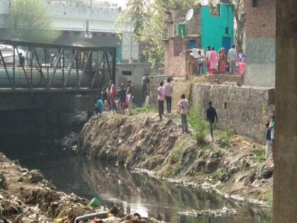 Delhi Violence: Three more bodies found again in flowing drain pda | Delhi Violence : वाहत्या नाल्यात सापडले आणखी तीन मृतदेह