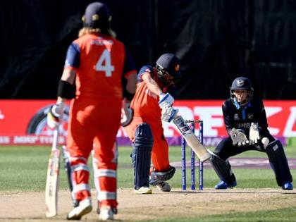 T20 World Cup, NAM vs NED :  Netherlands beat Namibia by 5 wickets and just 3 balls to spare, know Group A scenario | T20 World Cup, NAM vs NED : नामिबियाच्या पराभवाने श्रीलंकेची कोंडी; नेदरलँड्सच्या रोमहर्षक विजयात 'पंजाब'चा पूत्र चमकला! 