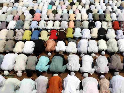 Take immediate decision on Namaz at August Kranti Maidan; Court directs Social Justice Department, Municipality | ऑगस्ट क्रांती मैदानावरील नमाजावर लगेच निर्णय घ्या; सामाजिक न्याय विभाग, पालिकेला कोर्टाचे निर्देश Take immediate decision on Namaz at August Kranti Maidan; Court directs Social Justice Department, Municipality | ऑगस्ट क्रांती मैदानावरील नमाजावर लगेच निर्णय घ्या; सामाजिक न्याय विभाग, पालिकेला कोर्टाचे निर्देश