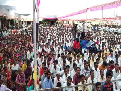 Guardian Ministers ram shinde's supporter raut hold rally in Karjat for mla election | पालकमंत्र्यांचे कट्टर समर्थक राऊत उतरणार विधानसभेच्या आखाड्यात, कर्जतमध्ये महामेळावा