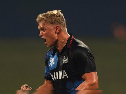 T20 World Cup, NAM vs SCO : Ruben Trumpelmann becomes the first ever bowler to take 3 or more wickets in the first over of a men's T20I match | T20 World Cup, NAM vs SCO : Super 12 मध्ये प्रथमच खेळणाऱ्या नामिबियाचा करिष्मा, Ruben Trumpelmann नं पहिल्या चार चेंडूत घेतल्या तीन विकेट्स 