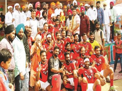 BSF Jalandhar won the Sri Guru Gobind Singh Goldy and Silver Cup hockey tournament | श्री गुरु गोबिंदसिंघजी गोल्ड अँड सिल्वर कप हॉकी स्पर्धेत बीएसएफ जालंधर विजयी 