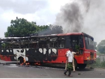 Maratha Reservation: Maintains the mark of the Maratha movement in Nanded; Masked protesters burnt the bus | Maratha Reservation : नांदेडात मराठा आंदोलनाची धग कायम; मुखेडात आंदोलकांनी बस जाळली