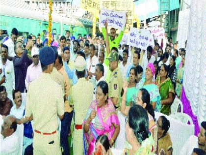 Congress demonstrations in Nanded | नांदेडात काँग्रेसची निदर्शने