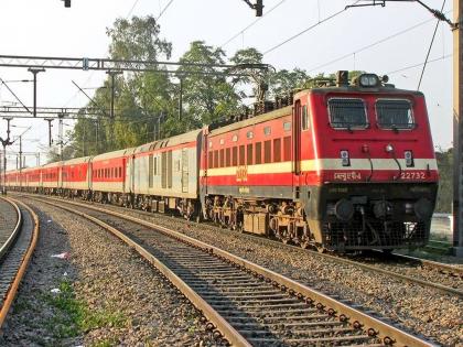 नंदिग्राम एक्सप्रेसने मुंबईत जाण्यास कायम उशीर; कनेक्टिंग गाड्या चुकल्याने आर्थिक फटका!