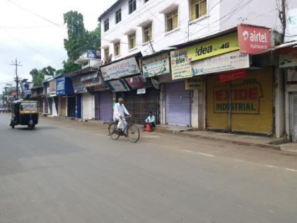 The ban on candle in Nandurbar in protest against the ban on MPs | खासदारांवरील हल्याच्या निषेधार्थ नंदुरबारात कडकडीत बंद