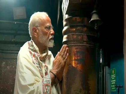 PM Modi sits in meditation at Vivekananda Rock Memorial for next 45 hours  | विवेकानंद रॉक मेमोरियल इथं ध्यान अवस्थेत बसले PM मोदी; 'असे' असतील पुढचे ४५ तास 