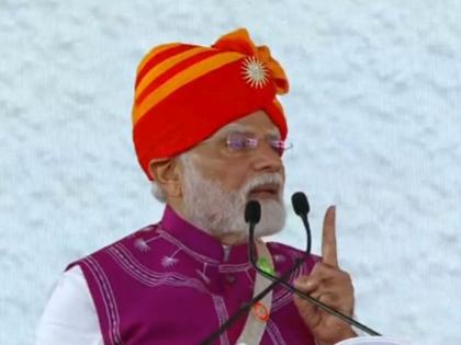 'Whoever wipes the Kumkum will be destroyed', PM Modi's direct warning to Pakistan from Dahod | 'जो कुंकू पुसेल, त्याचा खात्मा निश्चित', गुजरातमधून पंतप्रधान मोदींचा पाकिस्तानला थेट इशारा