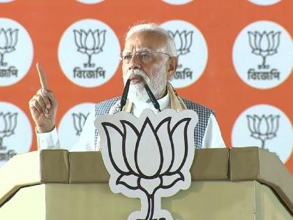 बंगालमध्ये परिवर्तनाची लाट; निवडणुकांनंतर TMC च्या पापांचा हिशोब घेतला जाईल...पीएम मोदींचा हल्लाबोल - Marathi News | West Bengal Assembly Election 2026: Wave of change in Bengal; TMC's sins will be accounted for after the elections... PM Modi's attack | Latest national News at Lokmat.com
